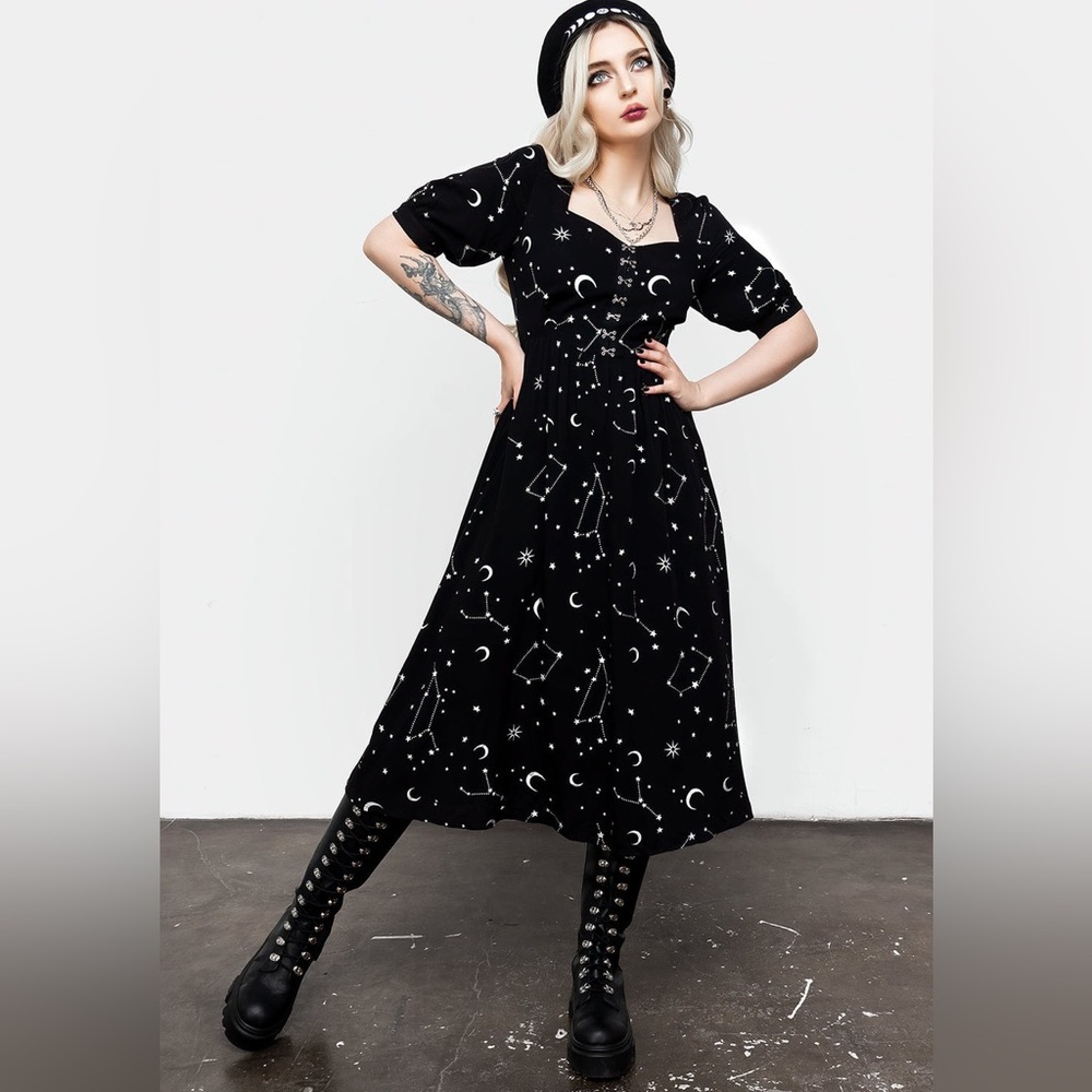 ISO Silver Celestial Print Sweetheart Midi Dress size 8